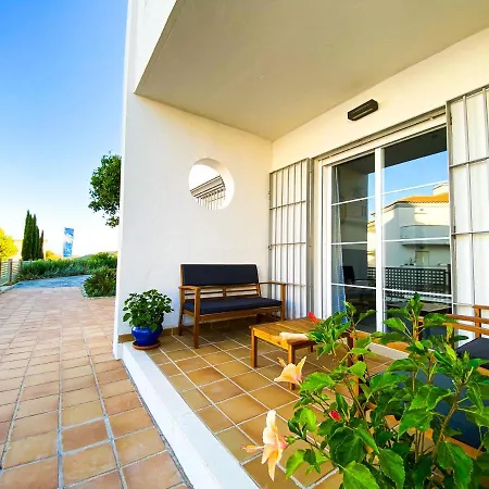 Small Oasis #1, Manilva
